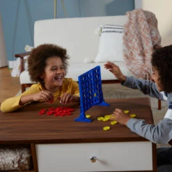 Hasbro Gaming Vier Op 'n Rij -Speelgoed Verkoop Winkel 1105857 8ec1a7c4